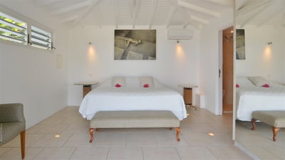 Luxury Villa Photo #30