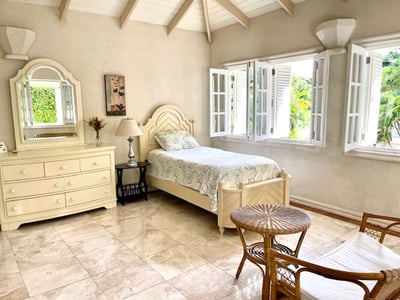 Luxury Villa Photo #22