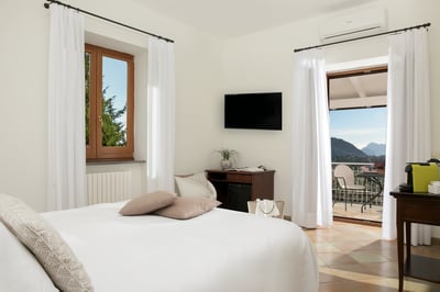Luxury Villa Photo #17