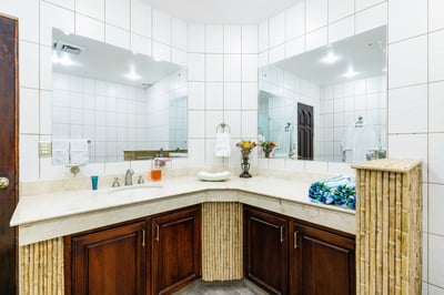 #6. Ensuite bathroom in all bedrooms!