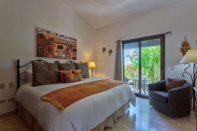 Luxury Villa Photo #30