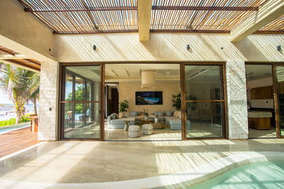 Luxury Villa Photo #9