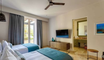 Luxury Villa Photo #14