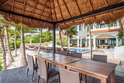 Luxury Villa Photo #6