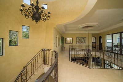 Luxury Villa Photo #17