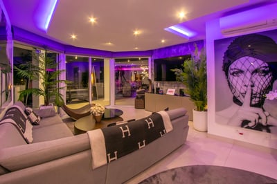 Luxury Villa Photo #24