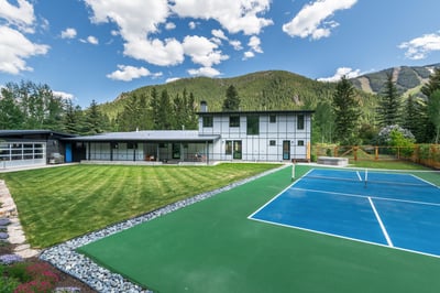 Luxury Villa Photo #4