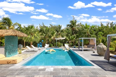 Luxury Villa Photo #3