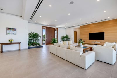 Luxury Villa Photo #37