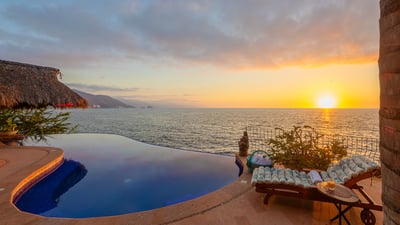 Luxury Villa Photo #6