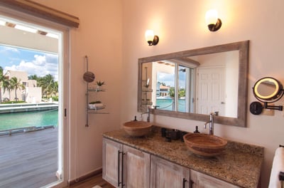 Luxury Villa Photo #48