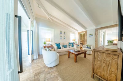 Luxury Villa Photo #26