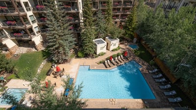 Outdoor pool and hot tubs, community amenities