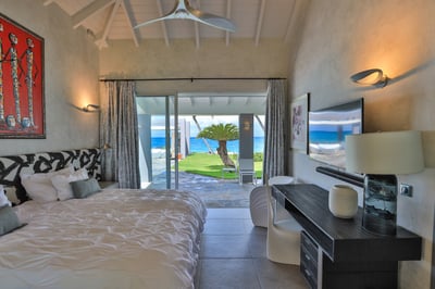 Luxury Villa Photo #40