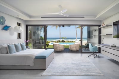 Luxury Villa Photo #32