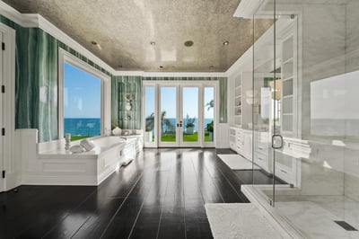 Luxury Villa Photo #30