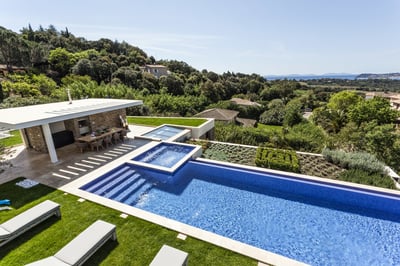 Luxury Villa Photo #3