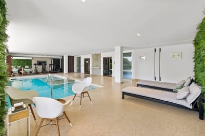 Luxury Villa Photo #10