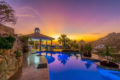 Luxury Villa Photo #31