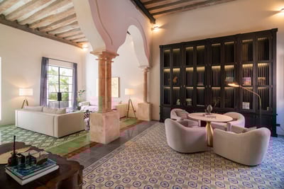 Luxury Villa Photo #22