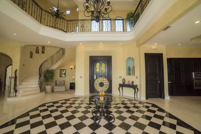 Luxury Villa Photo #9