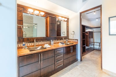 Luxury Villa Photo #37