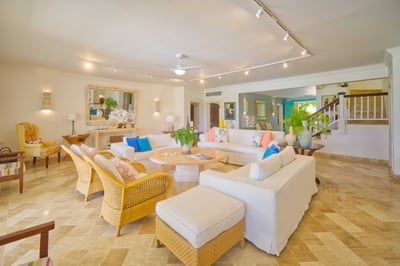 Luxury Villa Photo #16