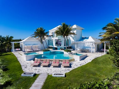 Luxury Villa Photo #3