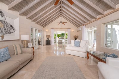 Luxury Villa Photo #23