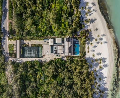 Luxury Villa Photo #2