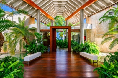 Luxury Villa Photo #23