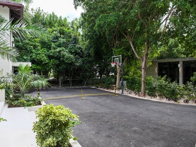 Luxury Villa Photo #16