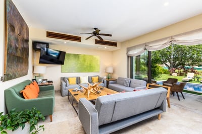 Luxury Villa Photo #18