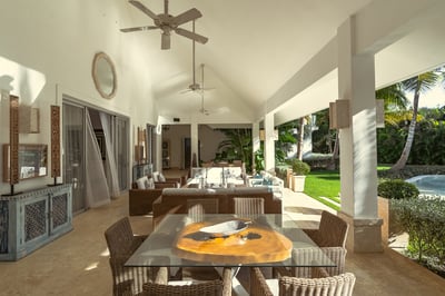 Luxury Villa Photo #21