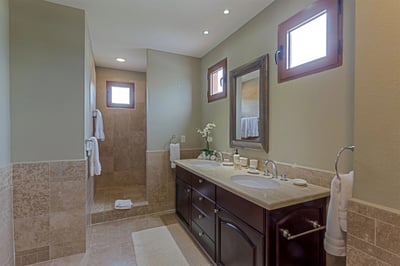 Luxury Villa Photo #17