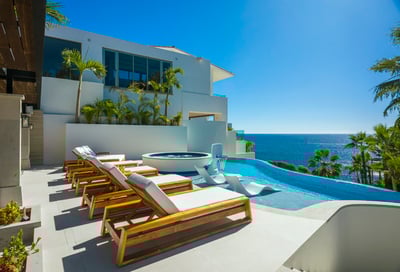 Luxury Villa Photo #11