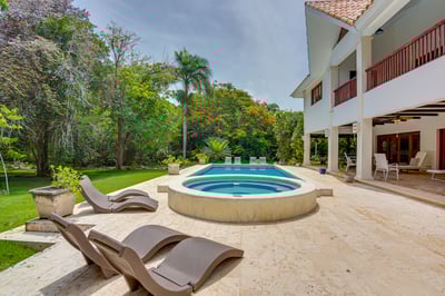 Luxury Villa Photo #7