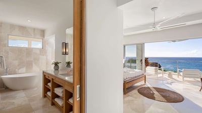 Luxury Villa Photo #31