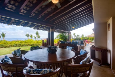 Luxury Villa Photo #12