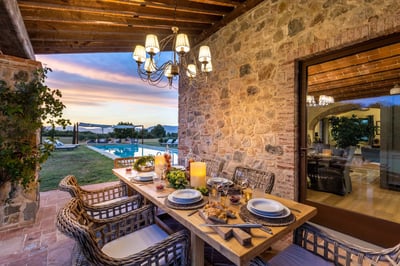 Luxury Villa Photo #9