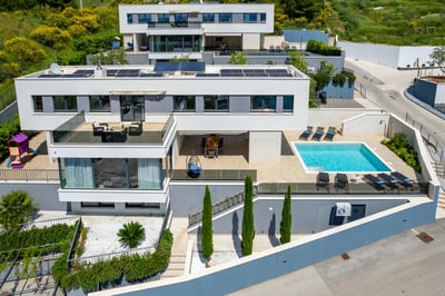 Luxury Villa Photo #60