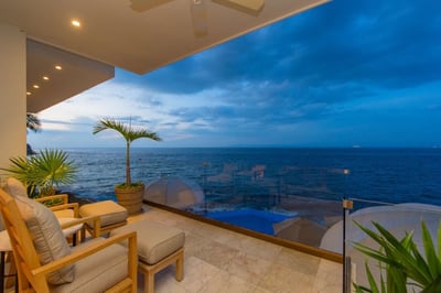 Luxury Villa Photo #17