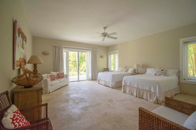 Luxury Villa Photo #30