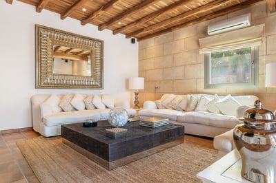 Luxury Villa Photo #19