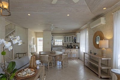 Luxury Villa Photo #12