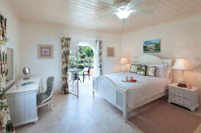 Luxury Villa Photo #9