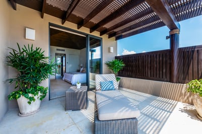 Luxury Villa Photo #32