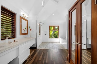 Luxury Villa Photo #25