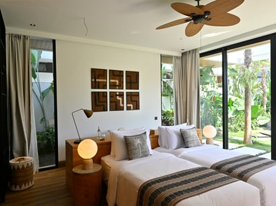 Luxury Villa Photo #28