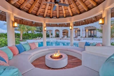 Luxury Villa Photo #4